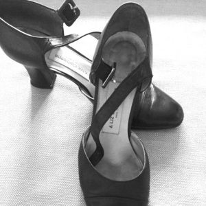 Navy leather Liz Claiborne Mary Janes